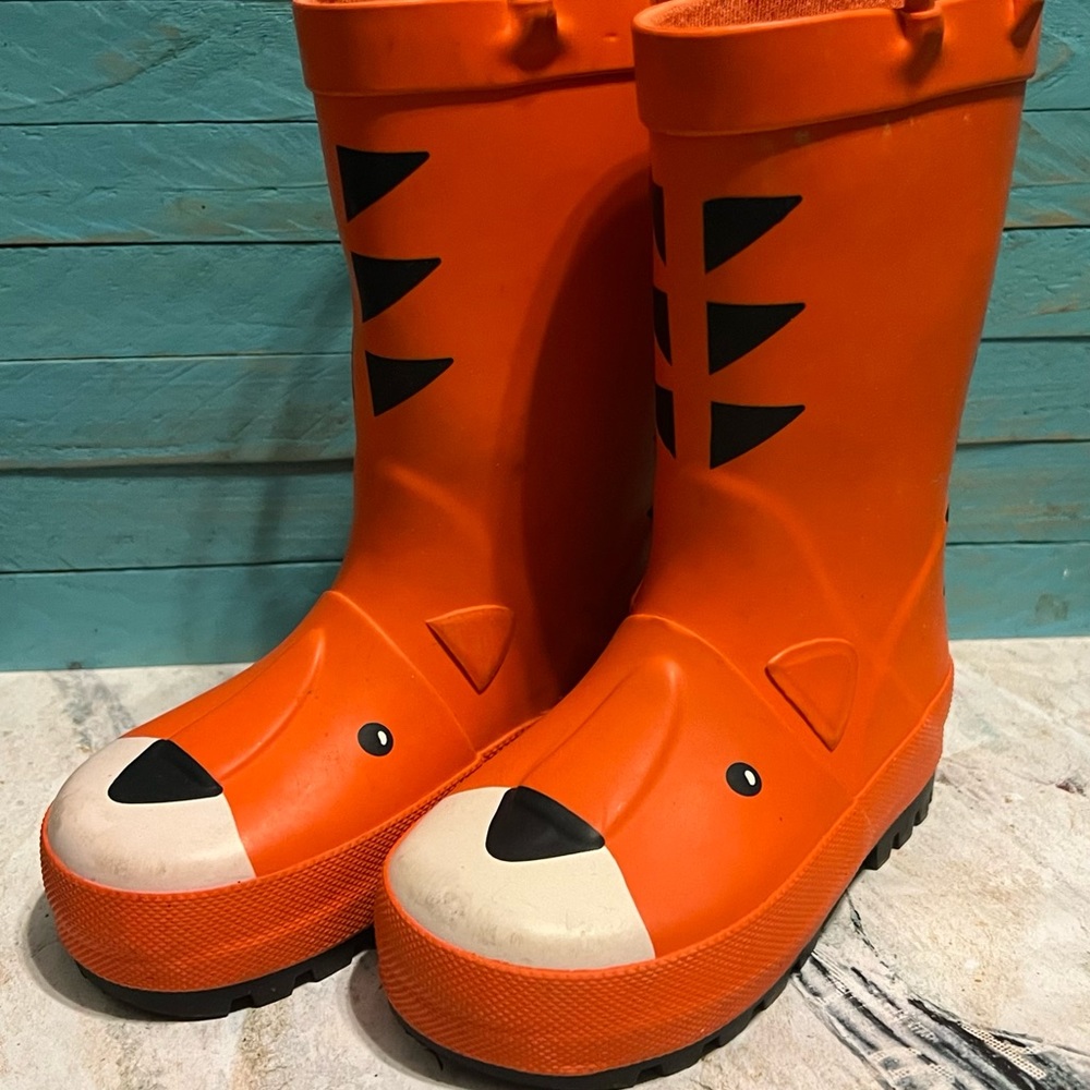 Tiger Rain Boots. Toddler size 5. Barely worn.